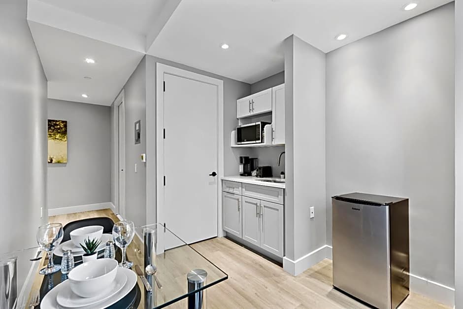 Global Luxury Suites at The Arches