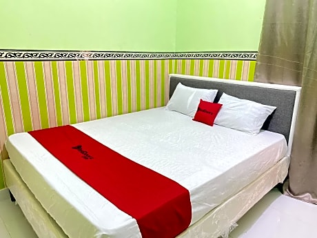 RedDoorz @ Porodisa Homestay Palu