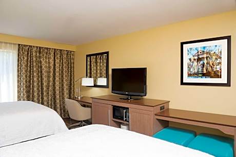 2 Queen Beds Nonsmoking