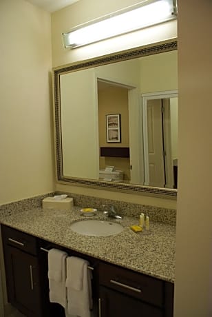 Suite 1 Bedroom (Hearing Accessible)