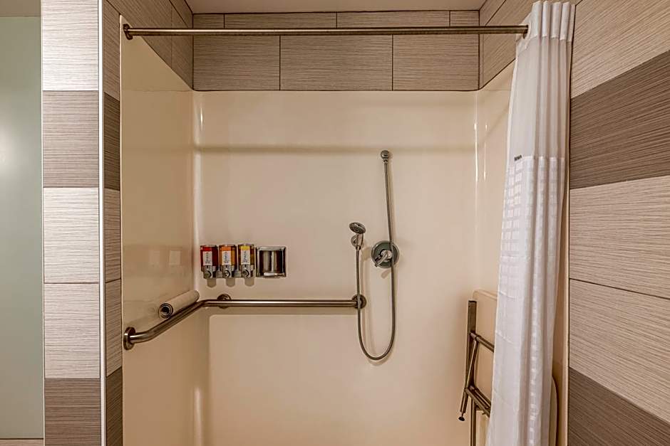 Inn At Moss Landing Point