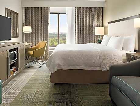 King Room with King Bed - Non-Smoking