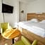 Hotel Argument