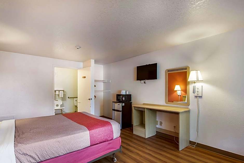 Motel 6-Vancouver, WA