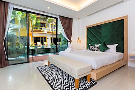 Junior Room with Pool Access