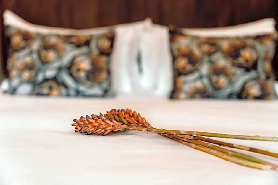 Bambuu Lakeside Lodge