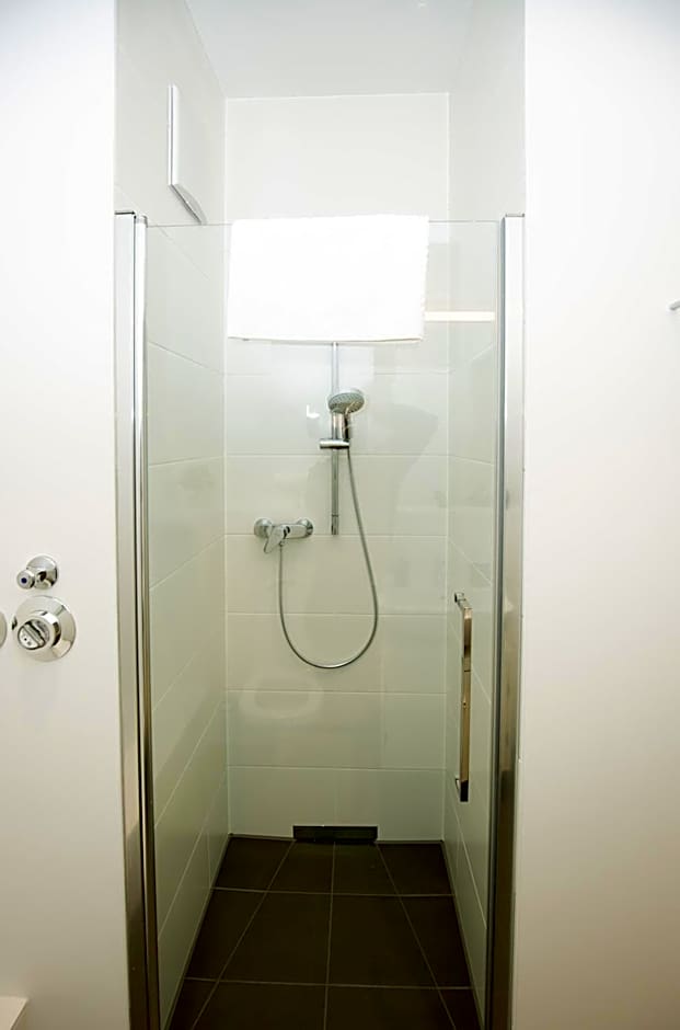 My room serviced apartment-Messe