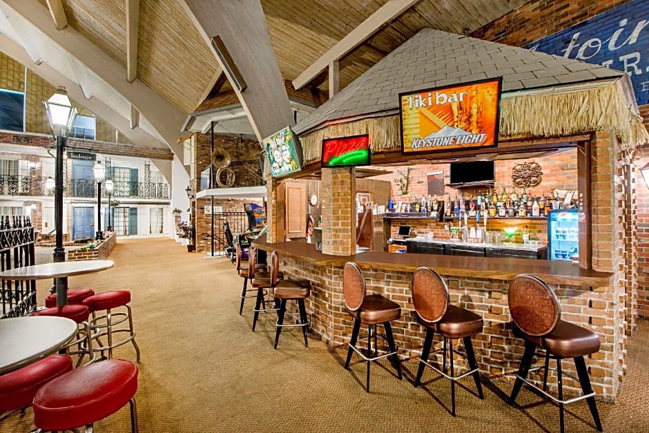 Howard Johnson Burlington – Burlington, IA