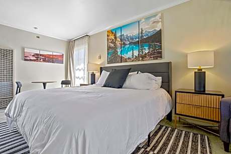 King Room with Spa Bath