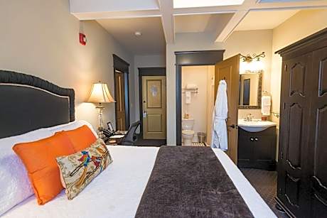 Double Room 8 with Private Bathroom