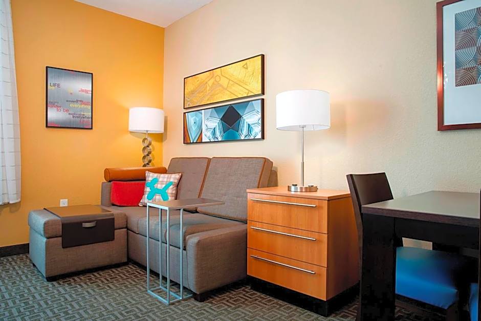 TownePlace Suites by Marriott Orlando at FLAMINGO CROSSINGS Town