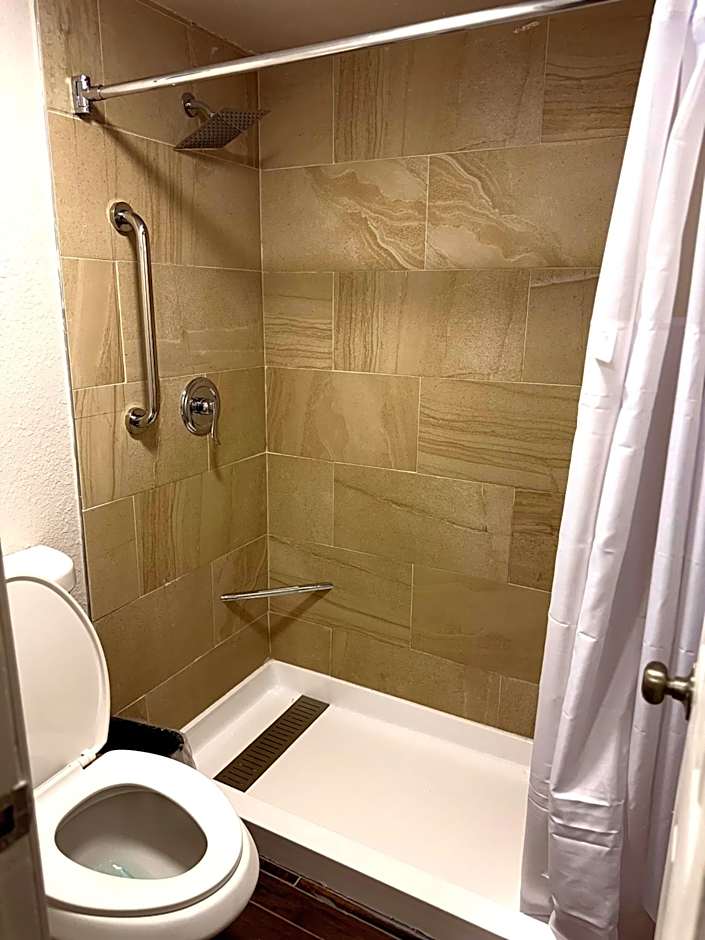 Americas Best Value Inn - Laredo