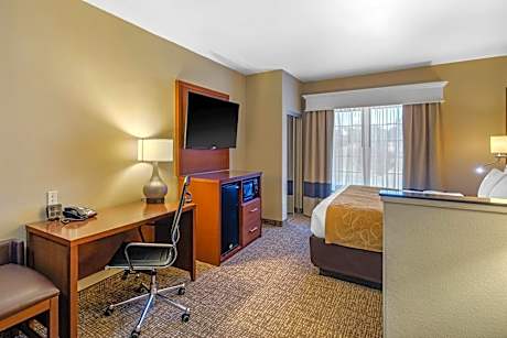 King Suite - Accessible/Non-Smoking