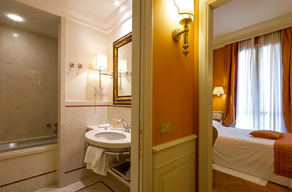 Hotel Corona d'Oro