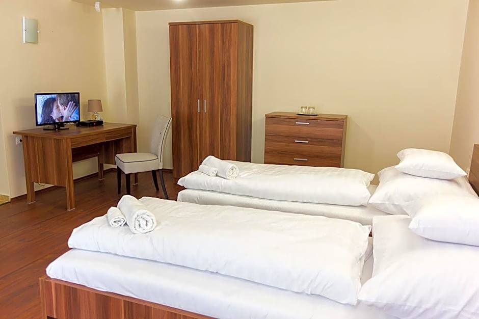 M1 Szekér Csárda Hotel és Étterem