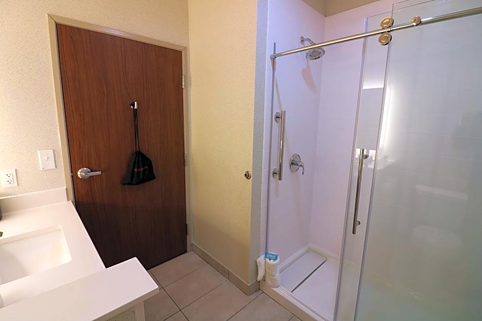 Holiday Inn Express & Suites Coffeyville By IHG