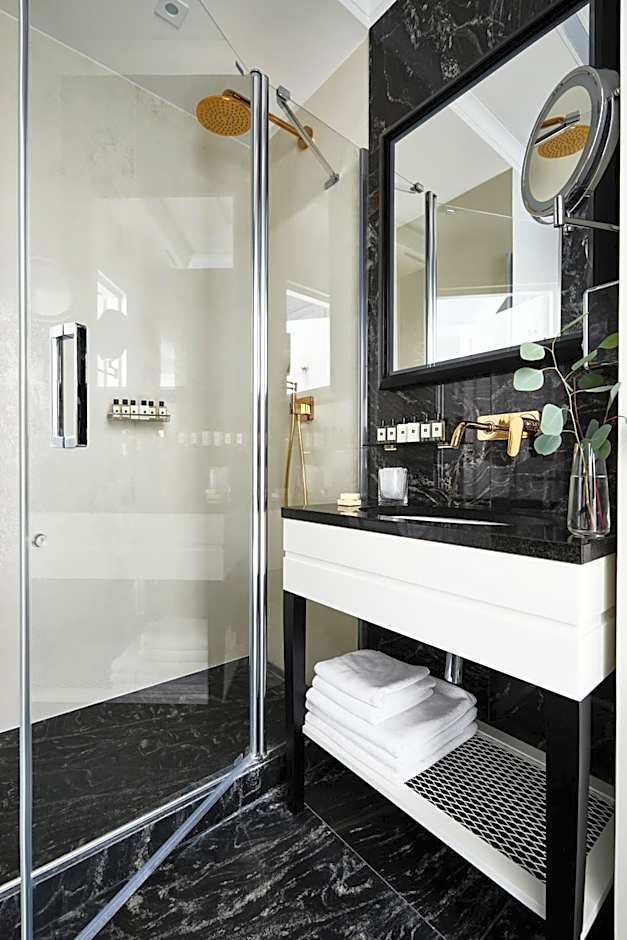 Hotel Teatro Boutique Old Town - Destigo Hotels