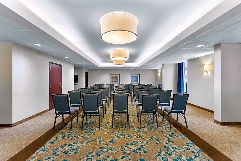 Sonesta Essential Houston Hobby Airport