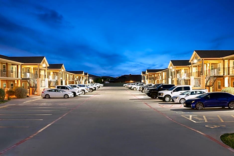 Eagle's Den Suites Andrews a Travelodge by Wyndham