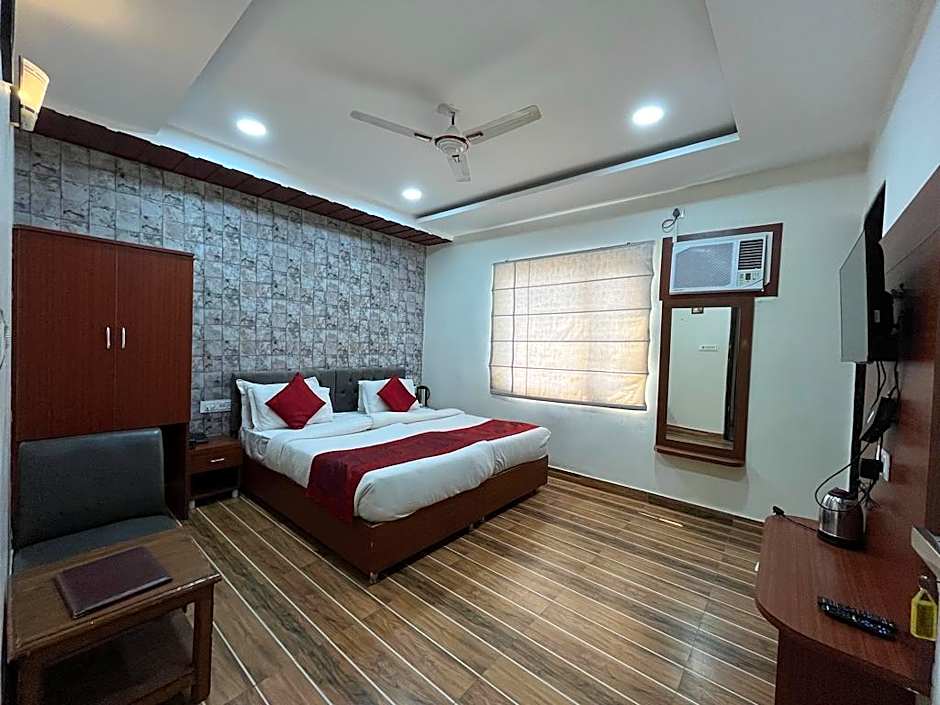 Hotel SV Grand Varanasi – Varanasi, VA