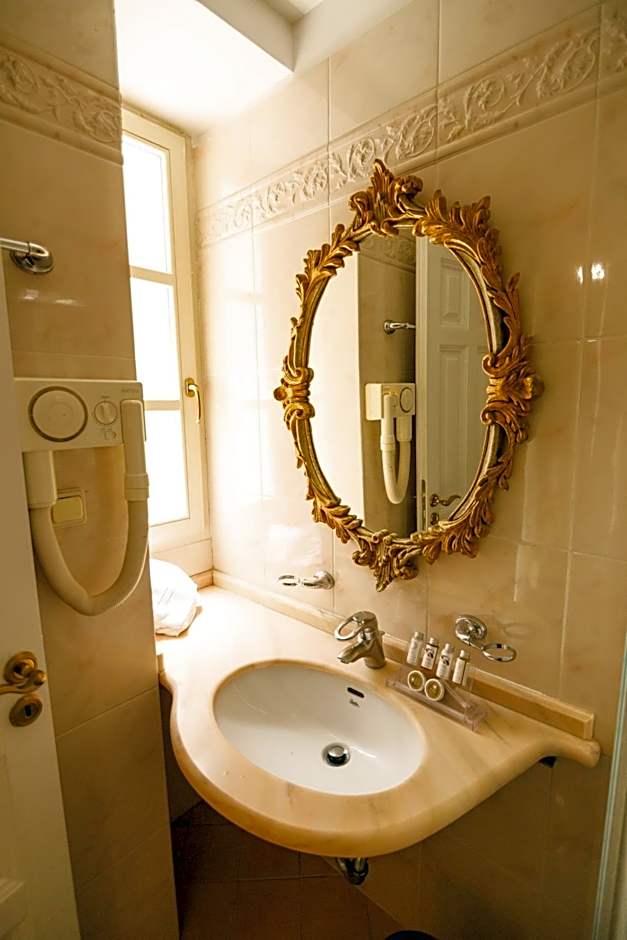 Palaiologos Luxury City Hotel