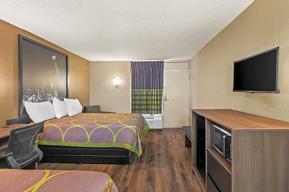 Super 8 by Wyndham Commerce