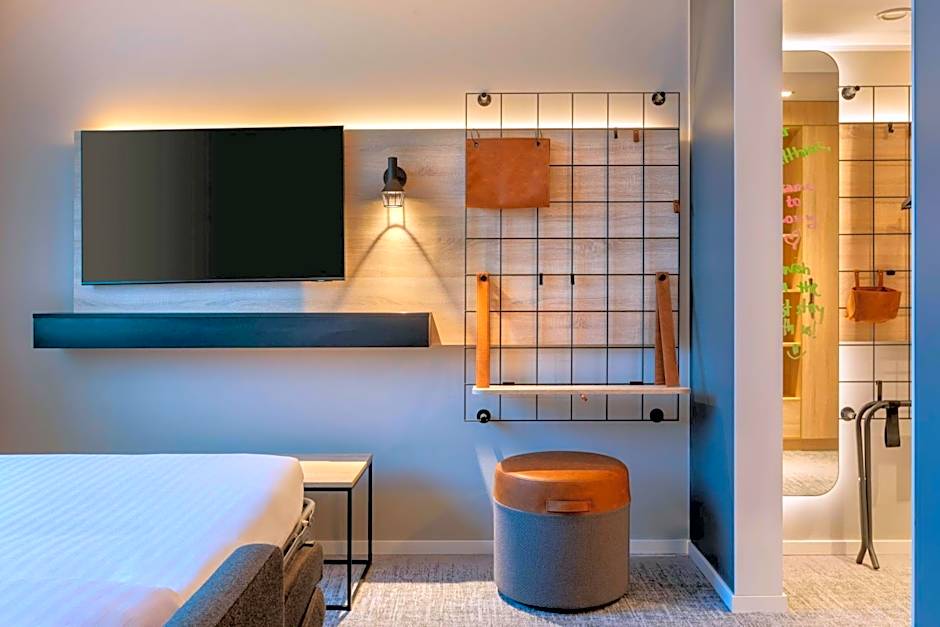 Moxy by Marriott Berlin Ostbahnhof