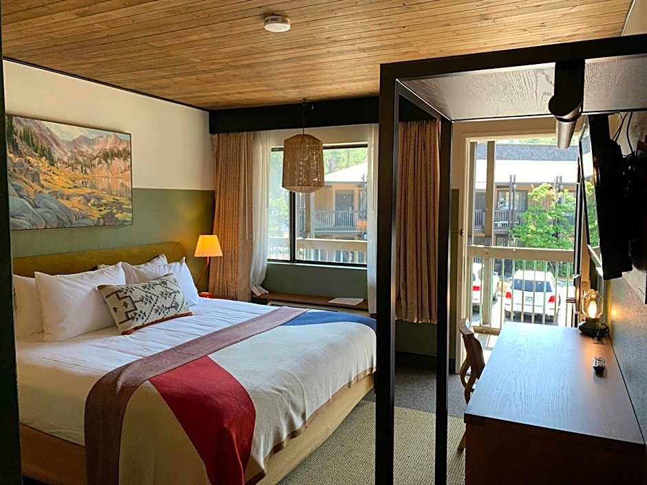 Station House Inn South Lake Tahoe, by Oliver