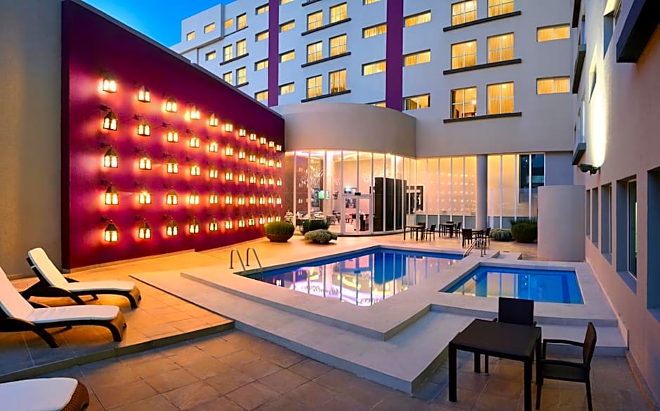 HS HOTSSON Smart León Centro Max