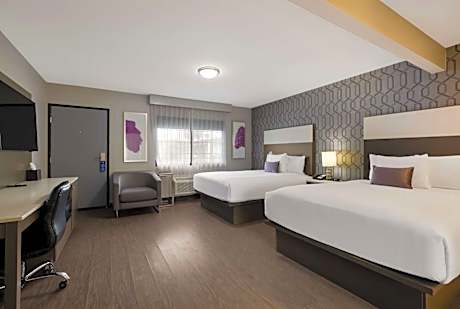 Family Queen Room