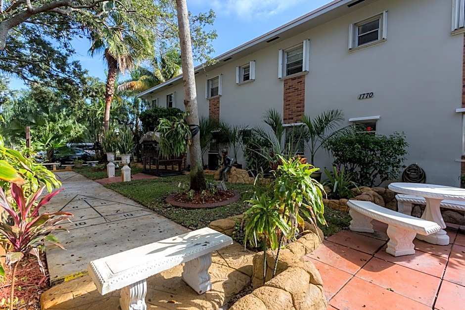 Richard's Motel Studios