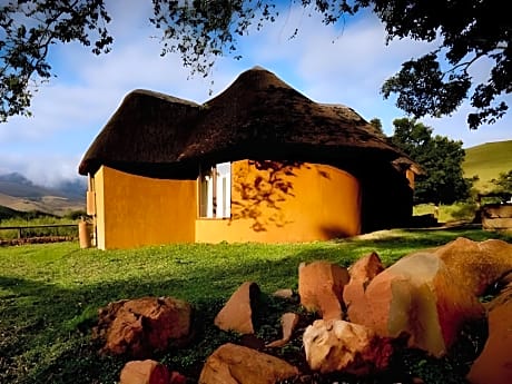Caracal Lodge