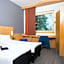 Ibis Como