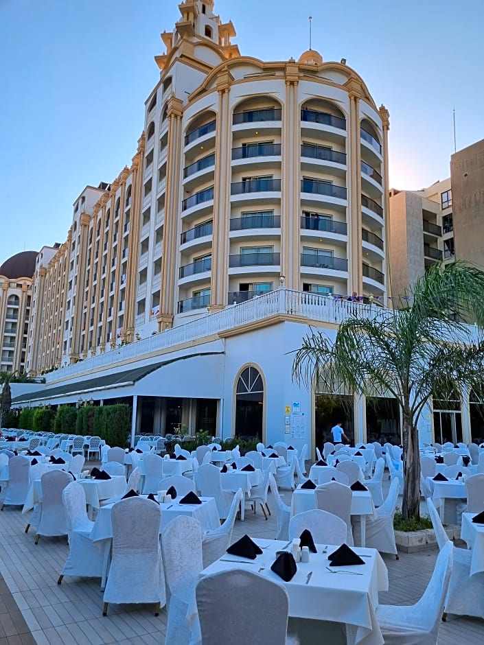 J'Adore Deluxe Hotel & Spa