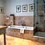 Schloss Auel Boutique Hotel & Design Golf Lodge