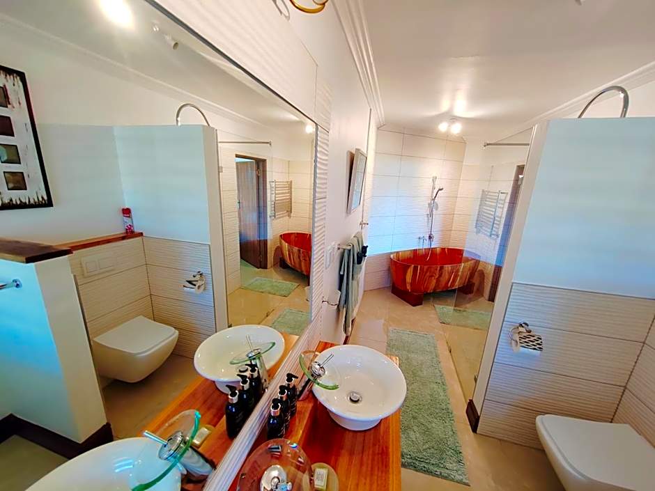 Candlewood Lodge