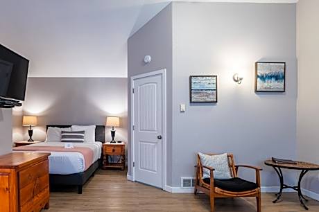 Queen Room with Spa