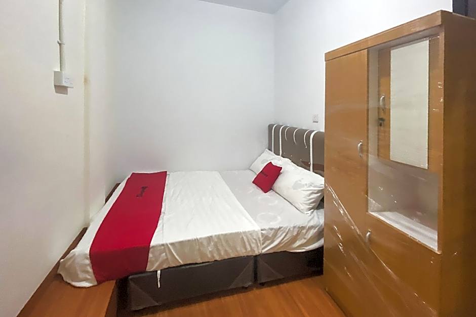 RedDoorz near BCS Mall @ Penuin