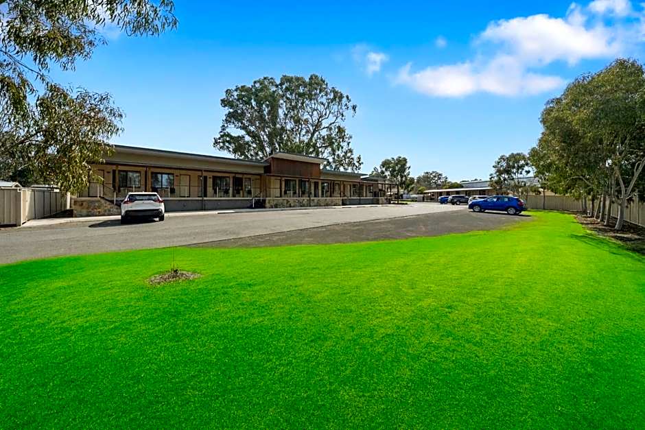 New Crossing Place Motel