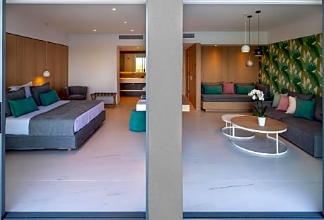 Suite with Panoramic Sea View