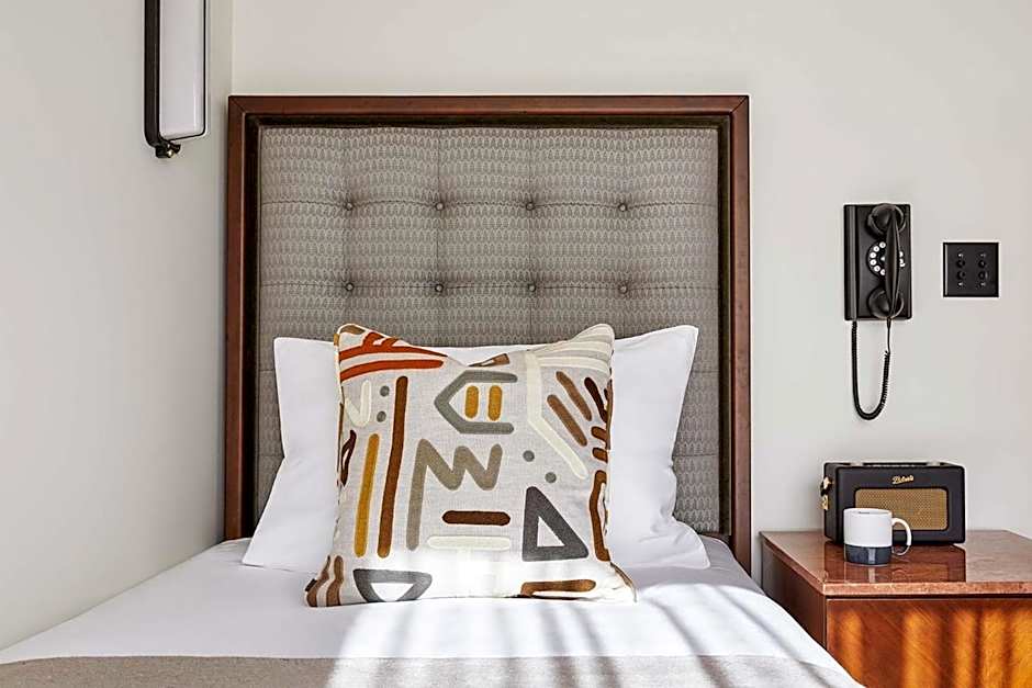 Photo 1 of 4 of 1 Twin Bed