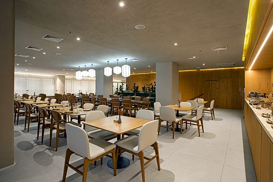 QOYA Hotel Curitiba, Curio Collection by Hilton