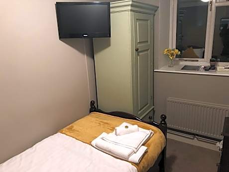 Standard Single Room with Shower