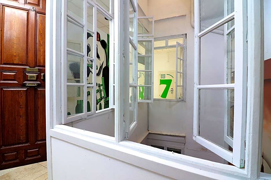 Feel Hostels City Center