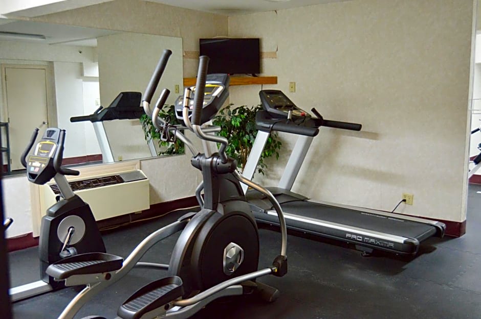 Mystic River Hotel & Suites