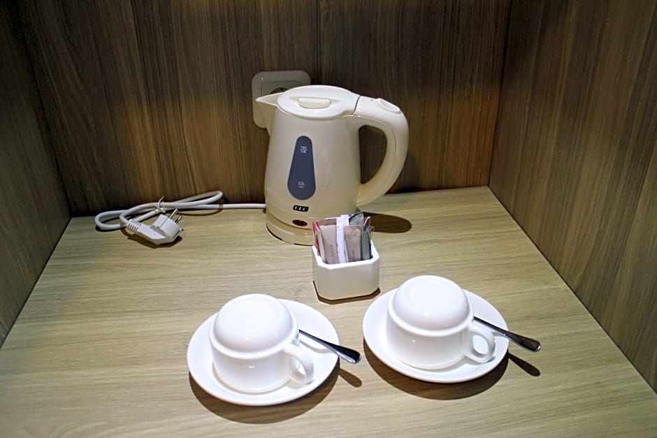 @Hom Premiere Abepura