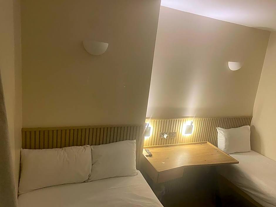 Exhibition Court Hotel 4