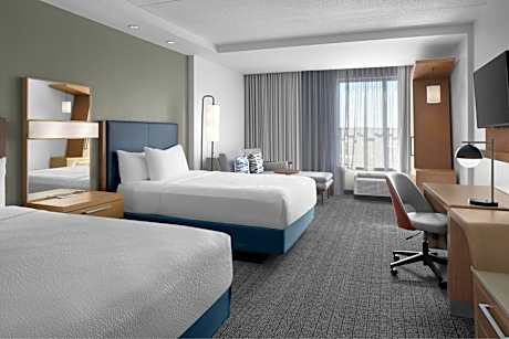 Queen Room - Mobility/Hearing Accessible with Tub