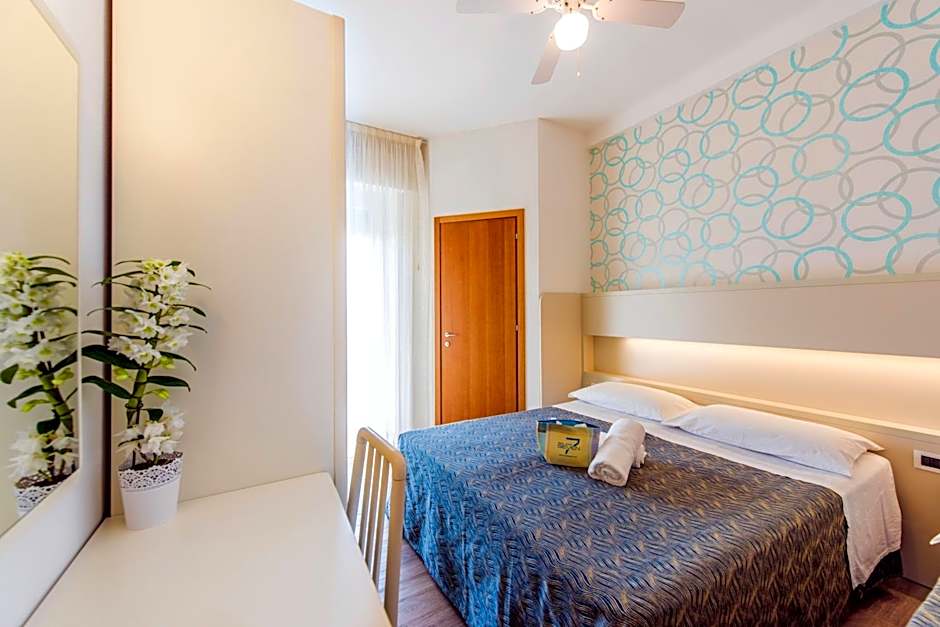 Hotel Seven