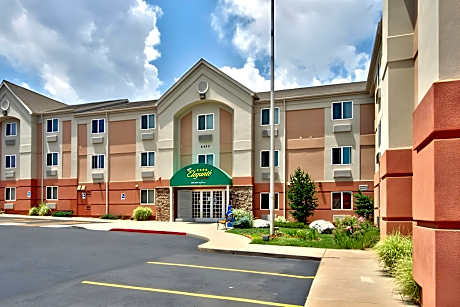 MCM Elegante Suites